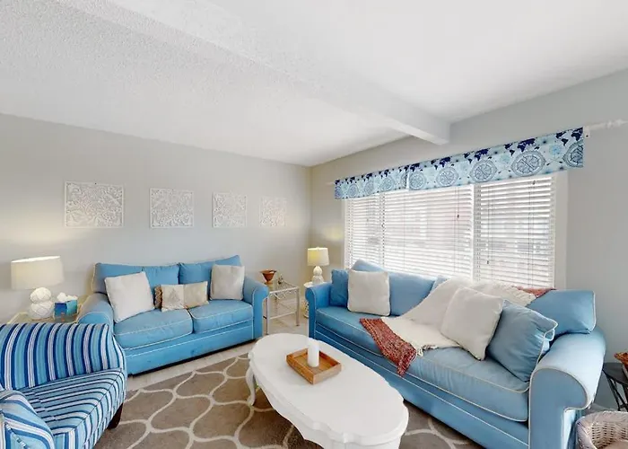 Dewey Villas --- 24 Dickinson Ave, Unit #8B